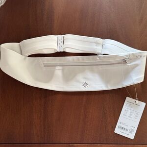 Athleta NWT Pacesetter Run Belt White Women's Belt